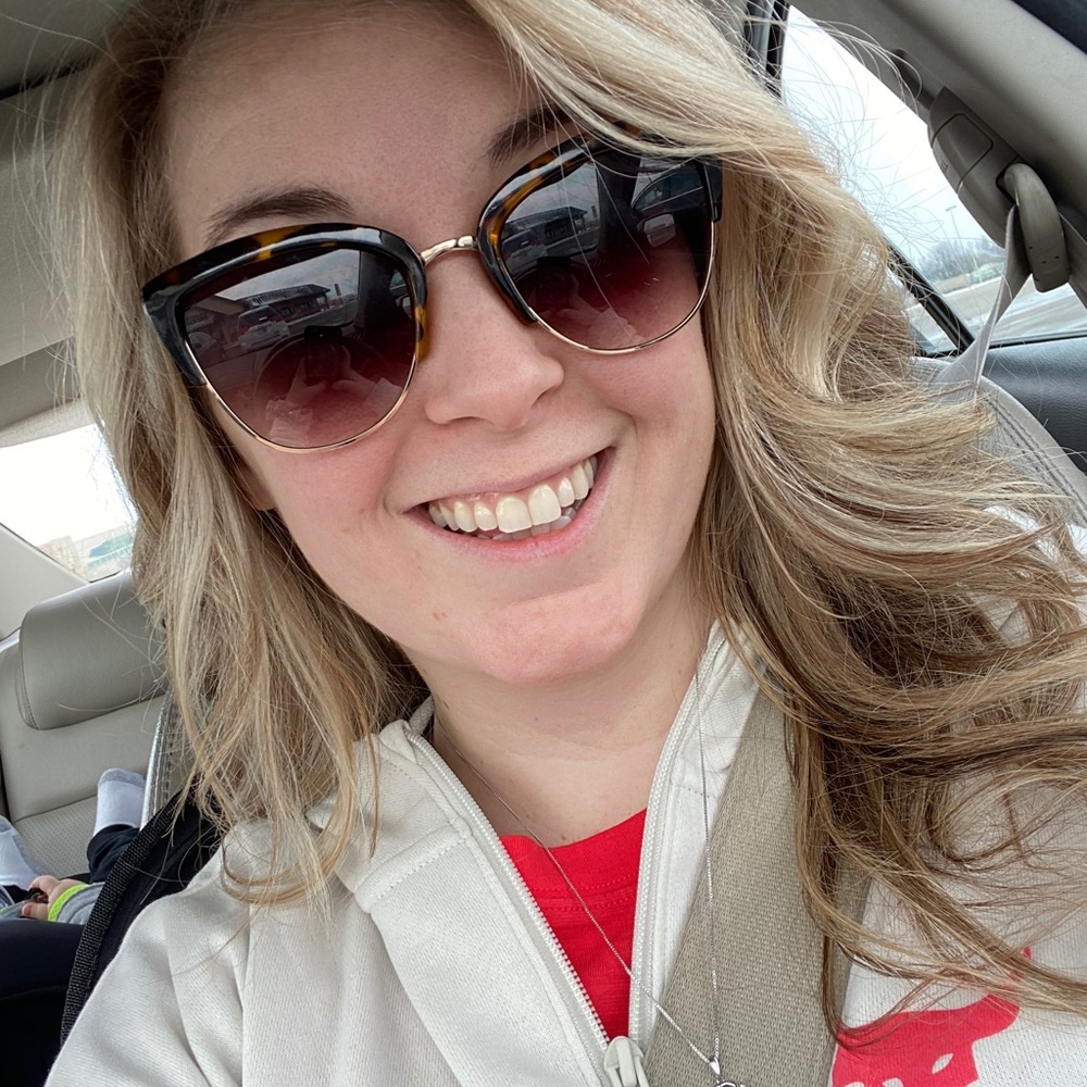 Meet your Posher, Courtney